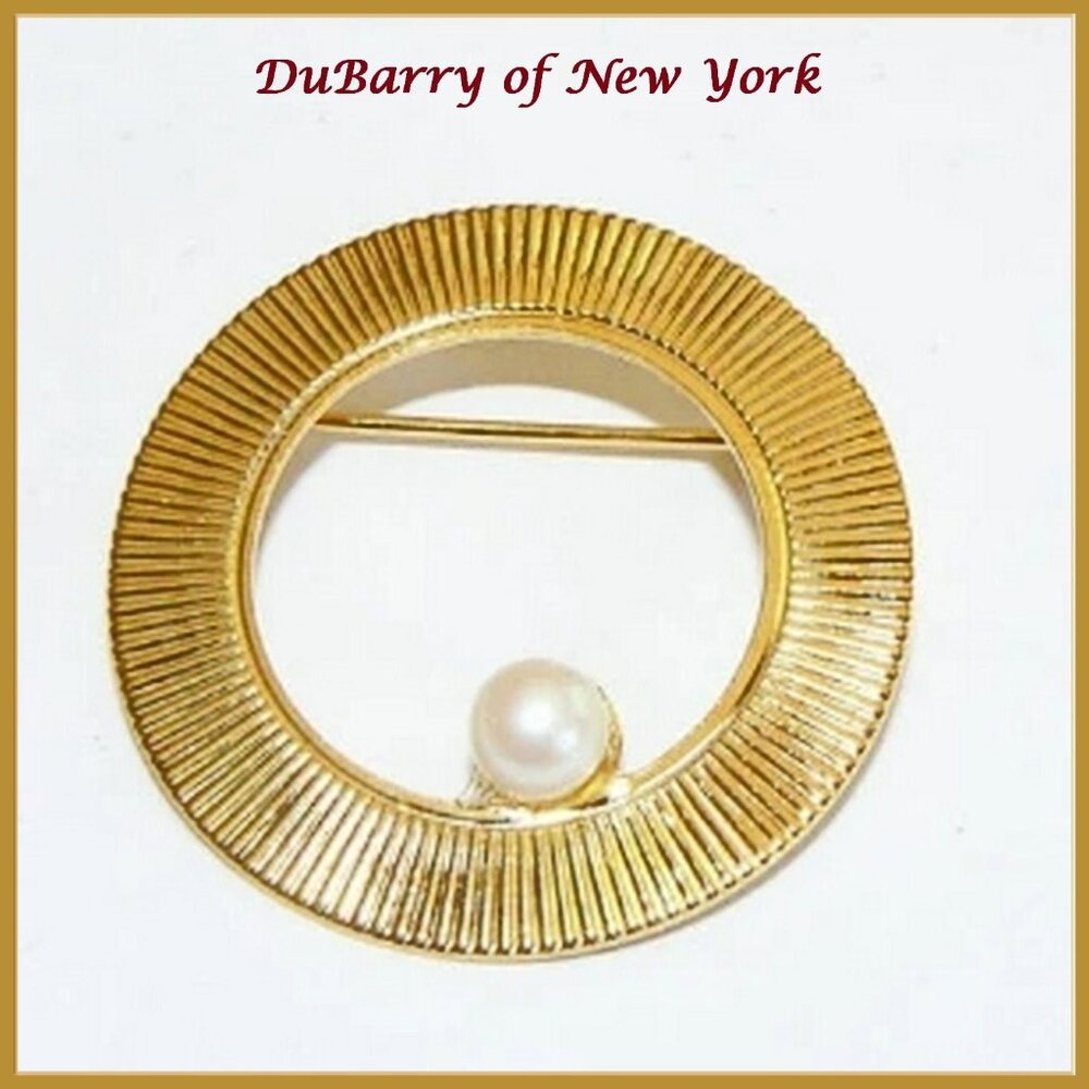 NOS DuBarry‎ Brooch, Round Textured Brooch with Pearl,